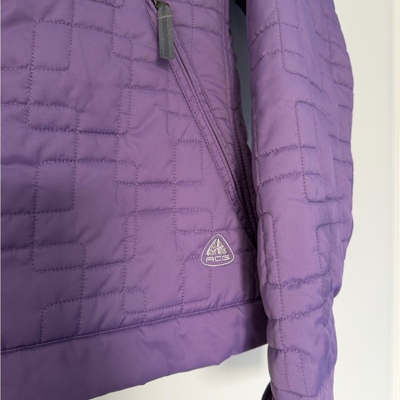 Nike ACG Convertible Purple Quilted Jacket - Picture 2 of 10